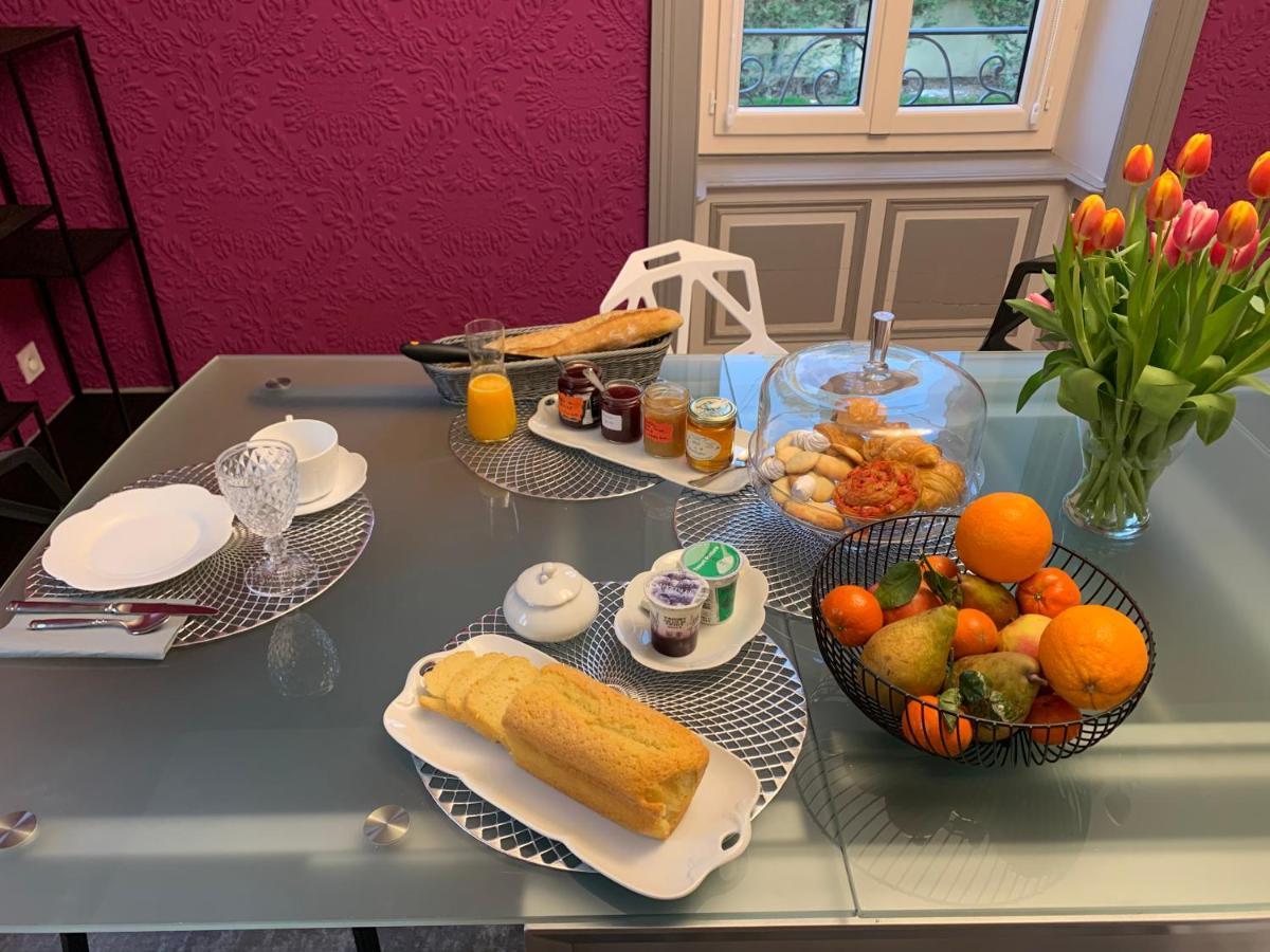 L'enclos De Ribains Guest house